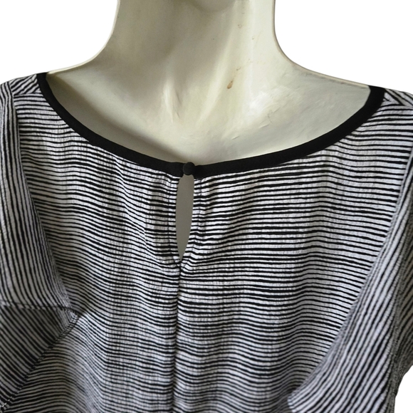 Elle Black and White Striped Blouse - Picture 6 of 7